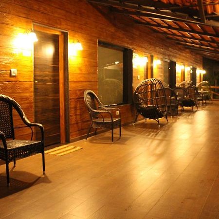 Shangri La Jungle Village Molem Exterior photo